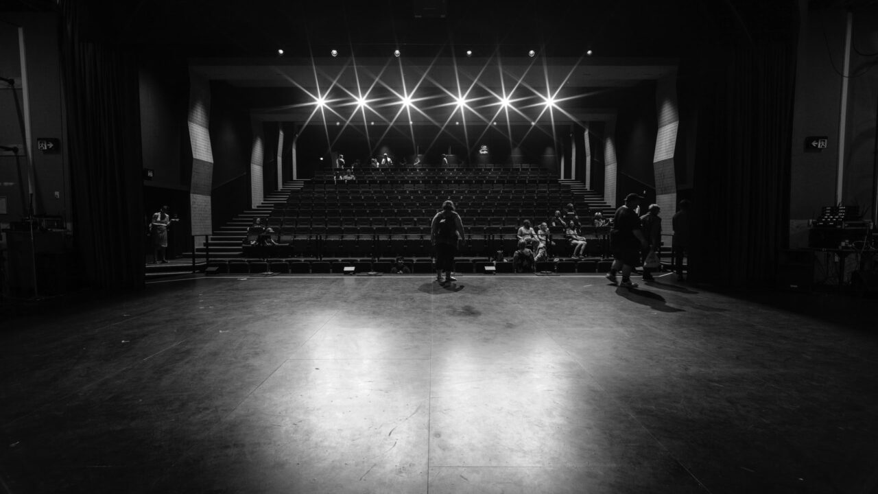 Workshop: Resisting the Urge to Perform με την υπέροχη Olive Pascha!!!